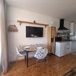 Daire La Baronnie Cosy Tres Bien Equipe Avec Terrasse, 4 Pers, Tres Proche Et Tous Commerces, Climatisation Et Parking Prive *