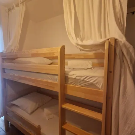 La Baronnie Cosy Tres Bien Equipe Avec Terrasse, 4 Pers, Tres Proche Et Tous Commerces, Climatisation Et Parking Prive