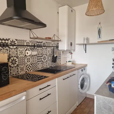 La Baronnie Cosy Tres Bien Equipe Avec Terrasse, 4 Pers, Tres Proche Et Tous Commerces, Climatisation Et Parking Prive Le Grau-du-Roi