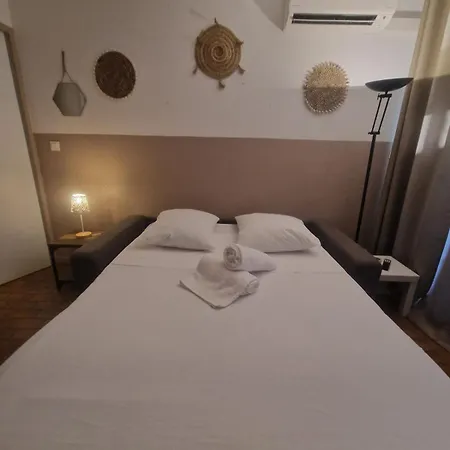 Apartmán La Baronnie Cosy Tres Bien Equipe Avec Terrasse, 4 Pers, Tres Proche Et Tous Commerces, Climatisation Et Parking Prive