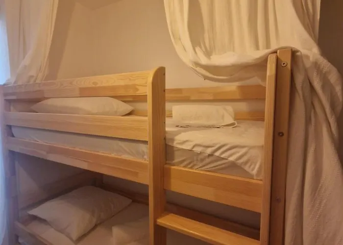 La Baronnie Studio Cosy Tres Bien Equipe Avec Terrasse, 4 Pers, Tres Proche Plage Et Tous Commerces, Climatisation Et Parking Prive