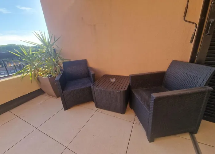 Apartamento La Baronnie Studio Cosy Tres Bien Equipe Avec Terrasse, 4 Pers, Tres Proche Plage Et Tous Commerces, Climatisation Et Parking Prive